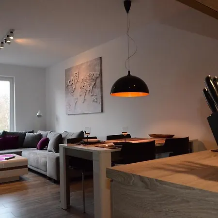 303 Z Garazem Osiedle Polanki * コウォブジェク